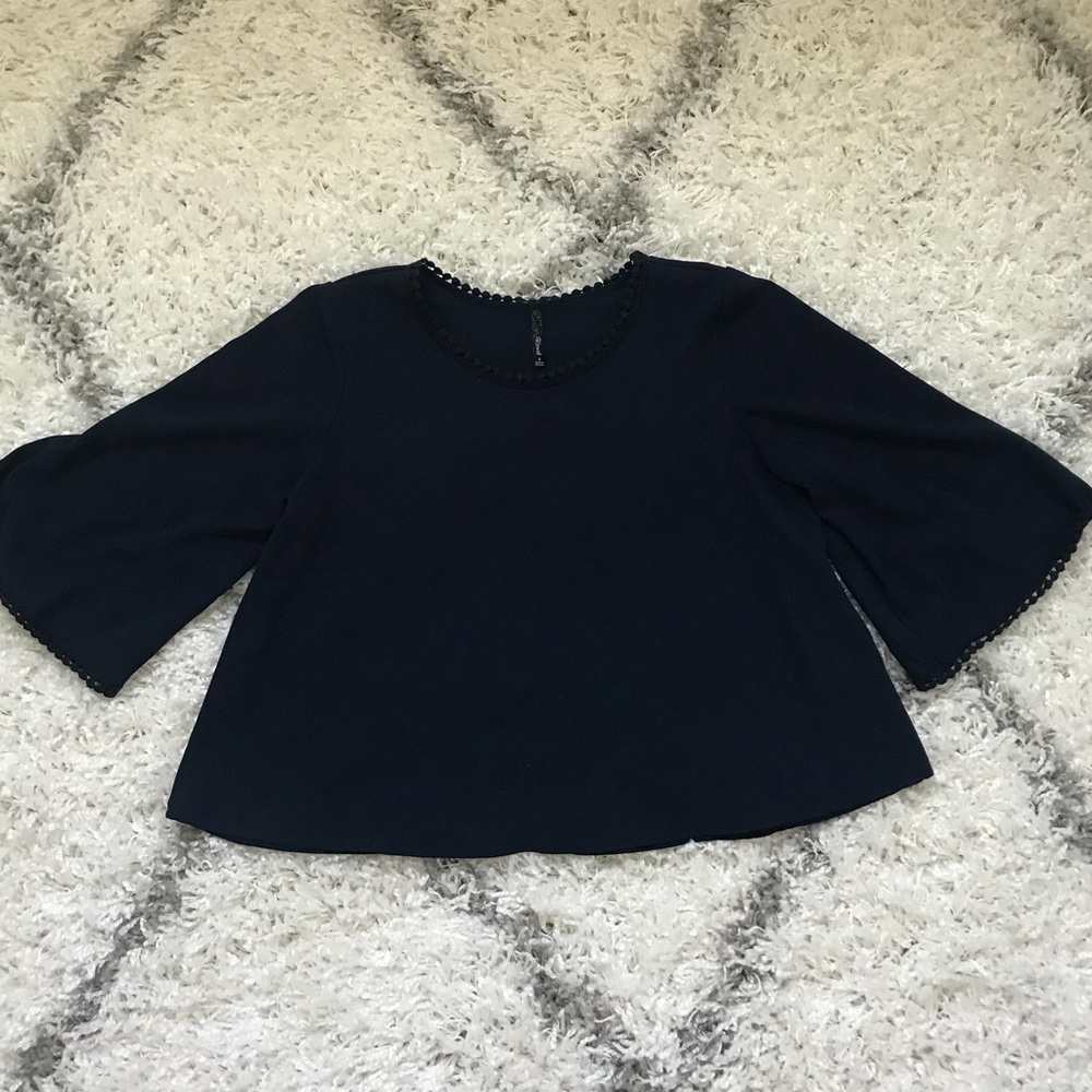 Blouse with Detail on sleeve